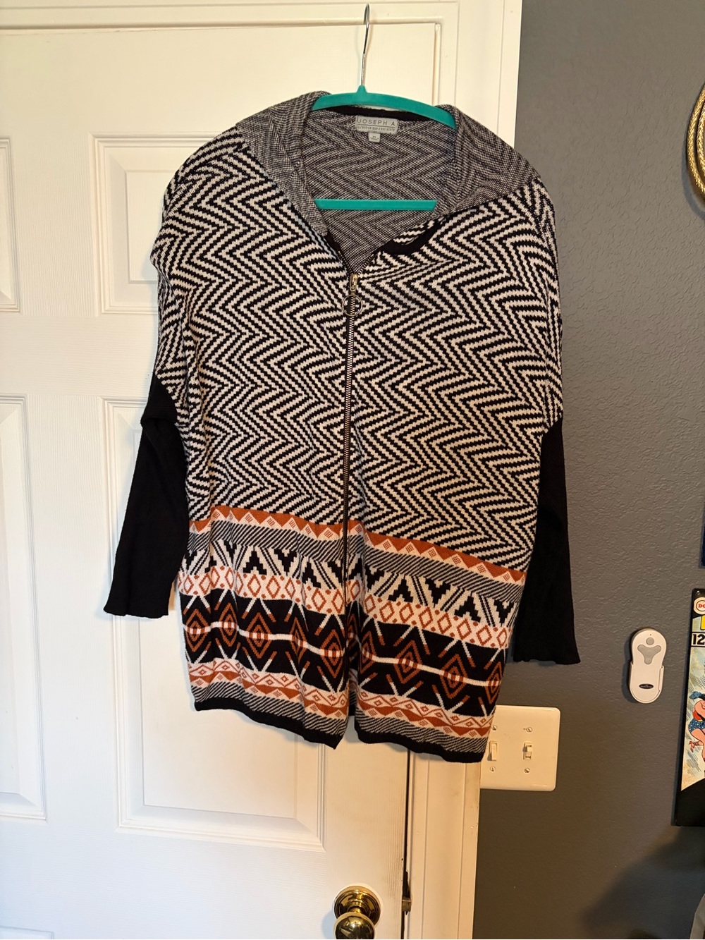 Joseph A Black, White & Orange Zip-Front Patterned Cardigan